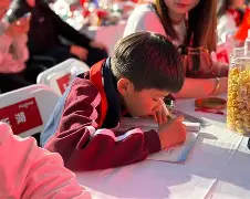 破冰之战：足球赛区新晋球队挑战老牌劲旅的简单介绍